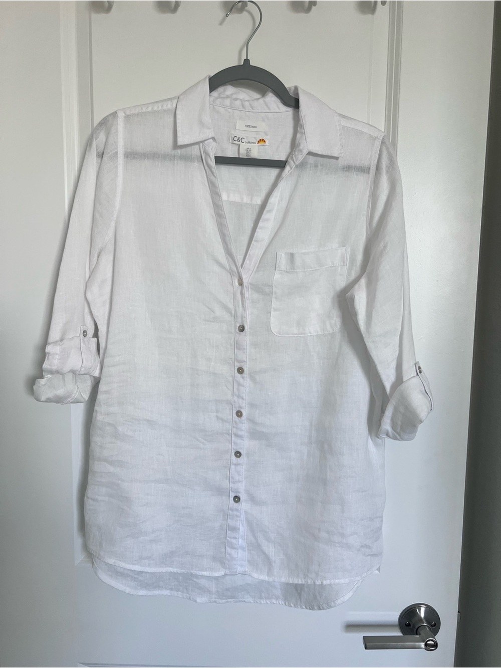 C&C California Women’s White Linen Button-Up Shirt